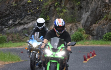 OHMIEX D9: Mendefinisikan Ulang Headphone Helm Sepeda untuk Pengendara Modern