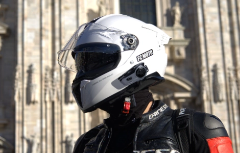 OHMIEX Bersinar di EICMA Milan 2025 dengan Headset Bluetooth Helm Pintar D9 Terbarunya