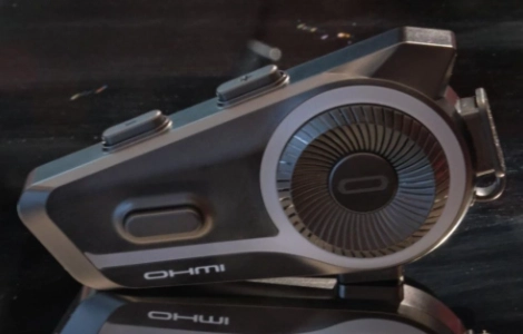 Meningkatkan Pengalaman Berkendara dengan Headphone Helm Bluetooth Canggih: Mengapa OHMIEX D9 Menetapkan Tolok Ukur Baru untuk Komunikasi Kelompok