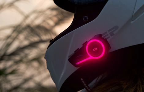 Strategi Pengadaan Headset Bluetooth Sepeda Motor: Bagaimana Mitra OEM/ODM Mendorong Pertumbuhan B2B pada tahun 2026
